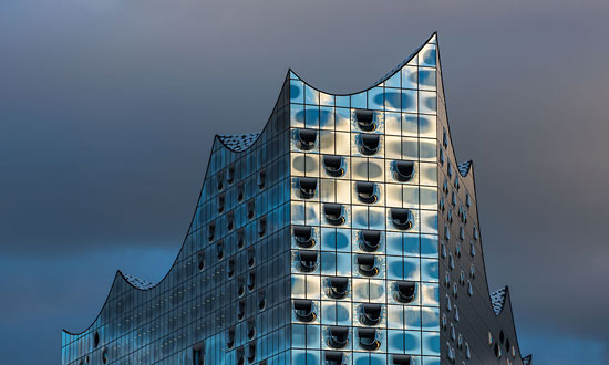 Glasfront der Elbphilharmonie