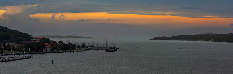 Kieler Fjord im Herbstlicht