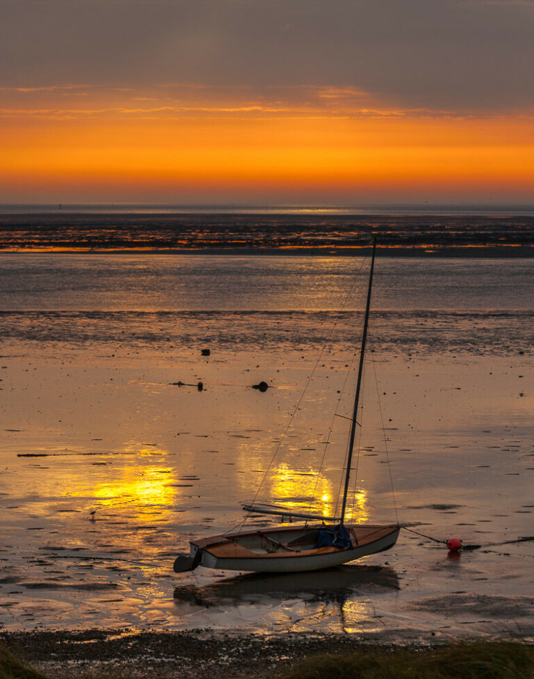 Segelboot im Watt vor Amrum