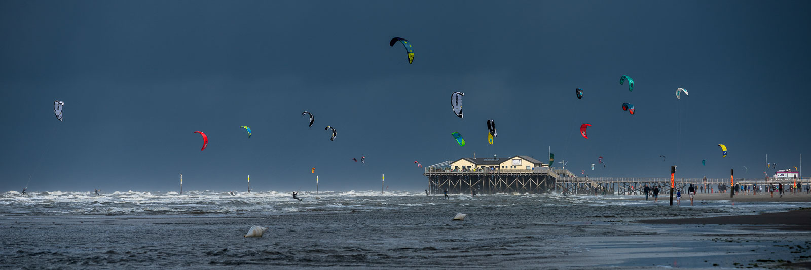 Kiter vor Sturmfront